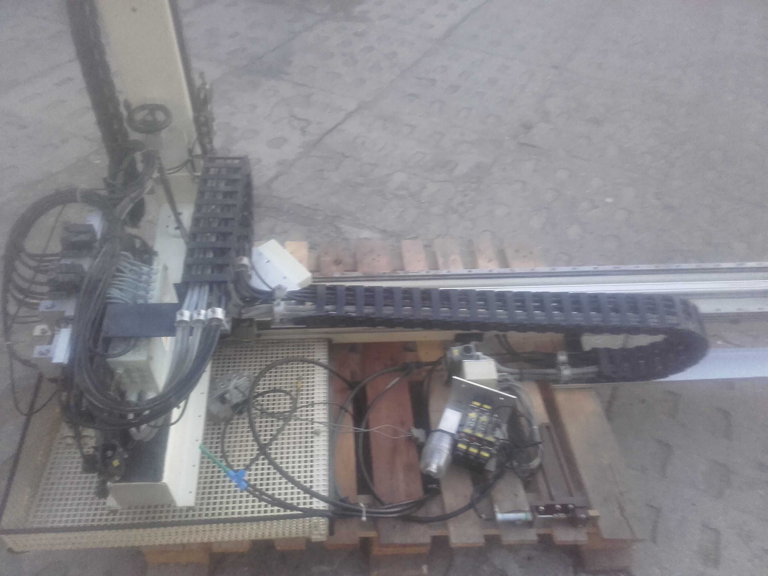 robot manipulator 3 osie picker do wtryskarki GEIGER EA21