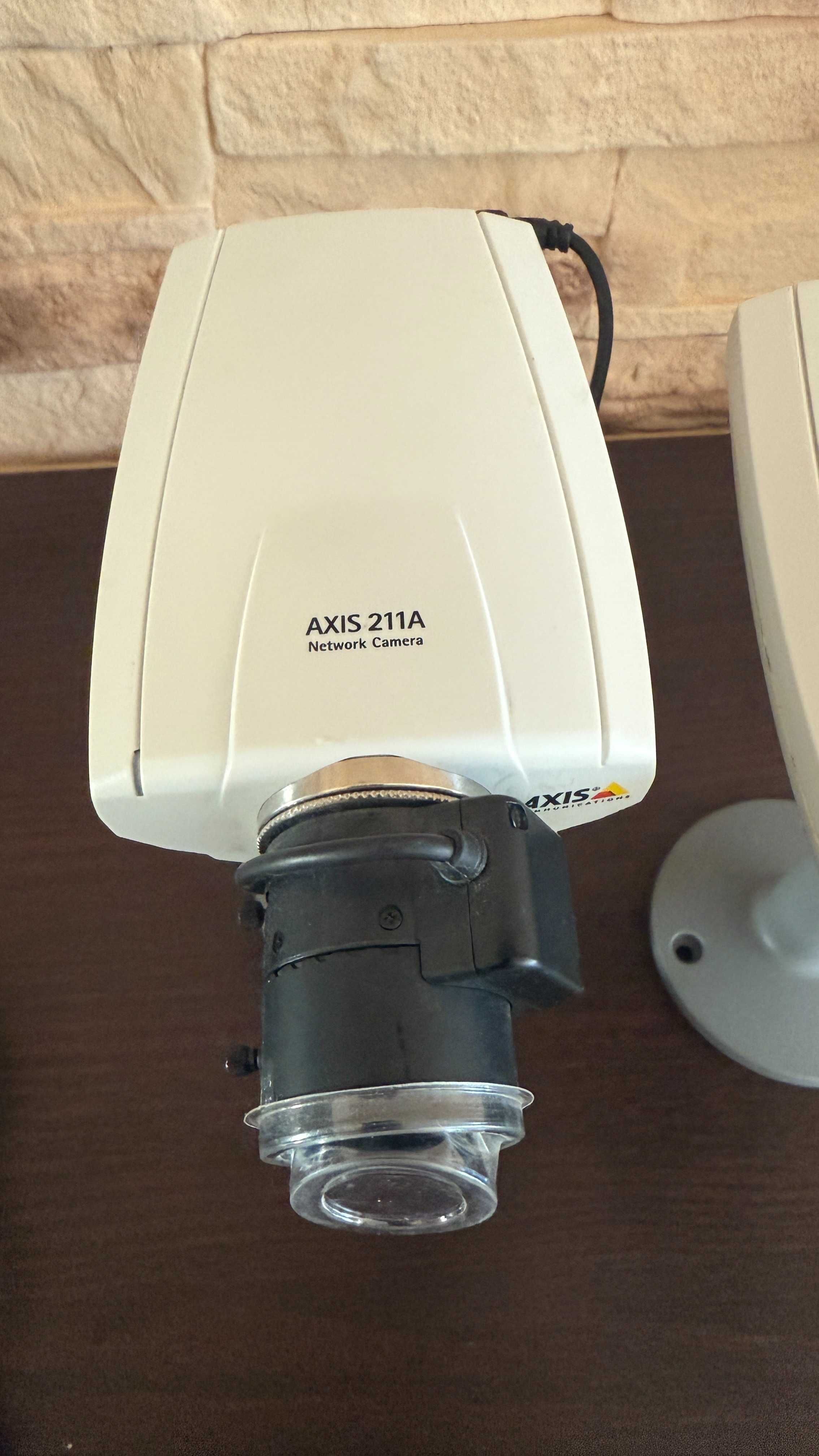 Kamery IP AXIS 211M i 211A - dwie kamery