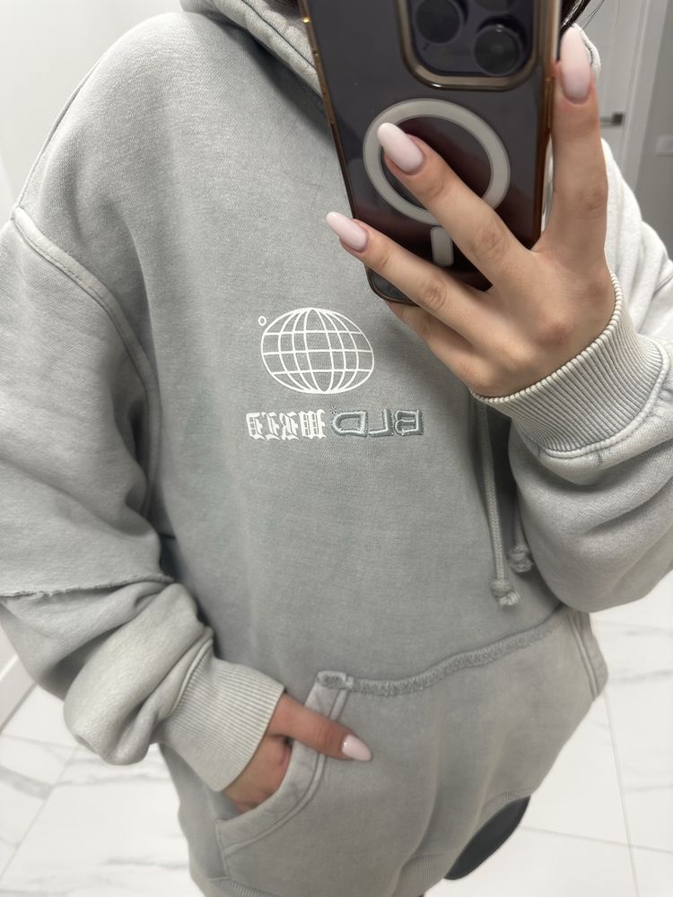 Худі Bershka вдягалась 1 раз
