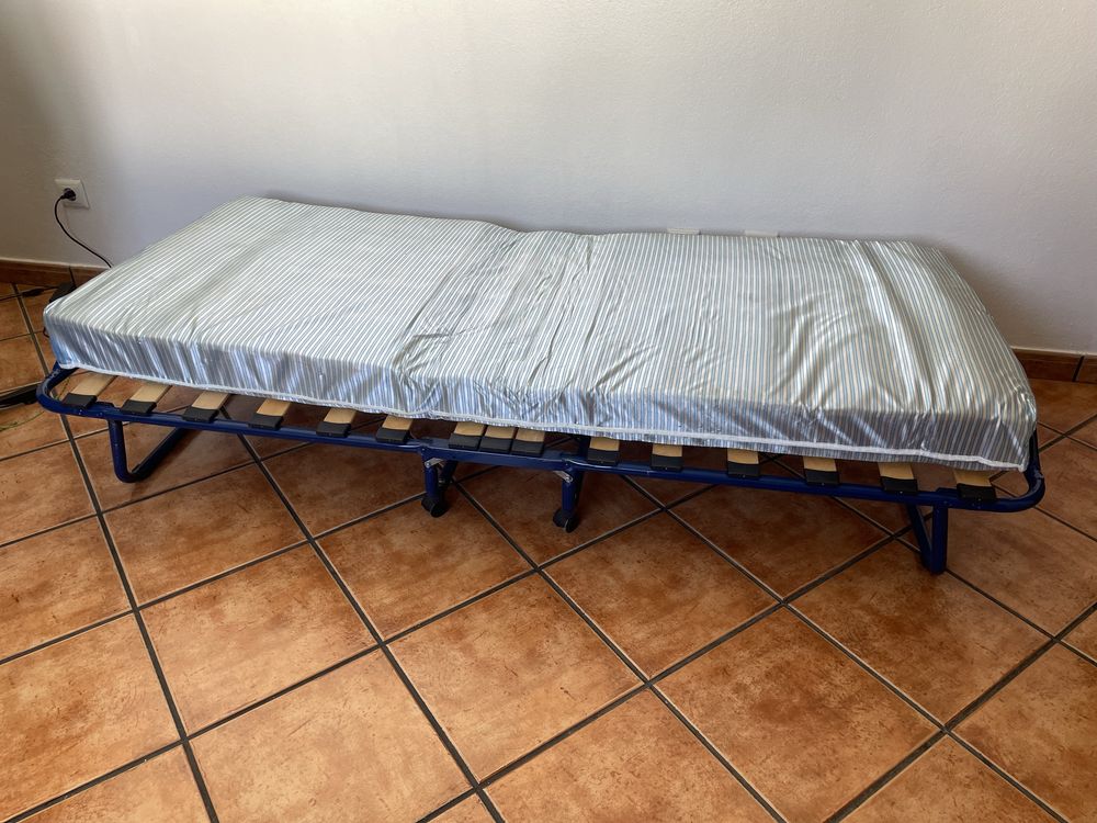 Divã (cama dobrável), solteiro