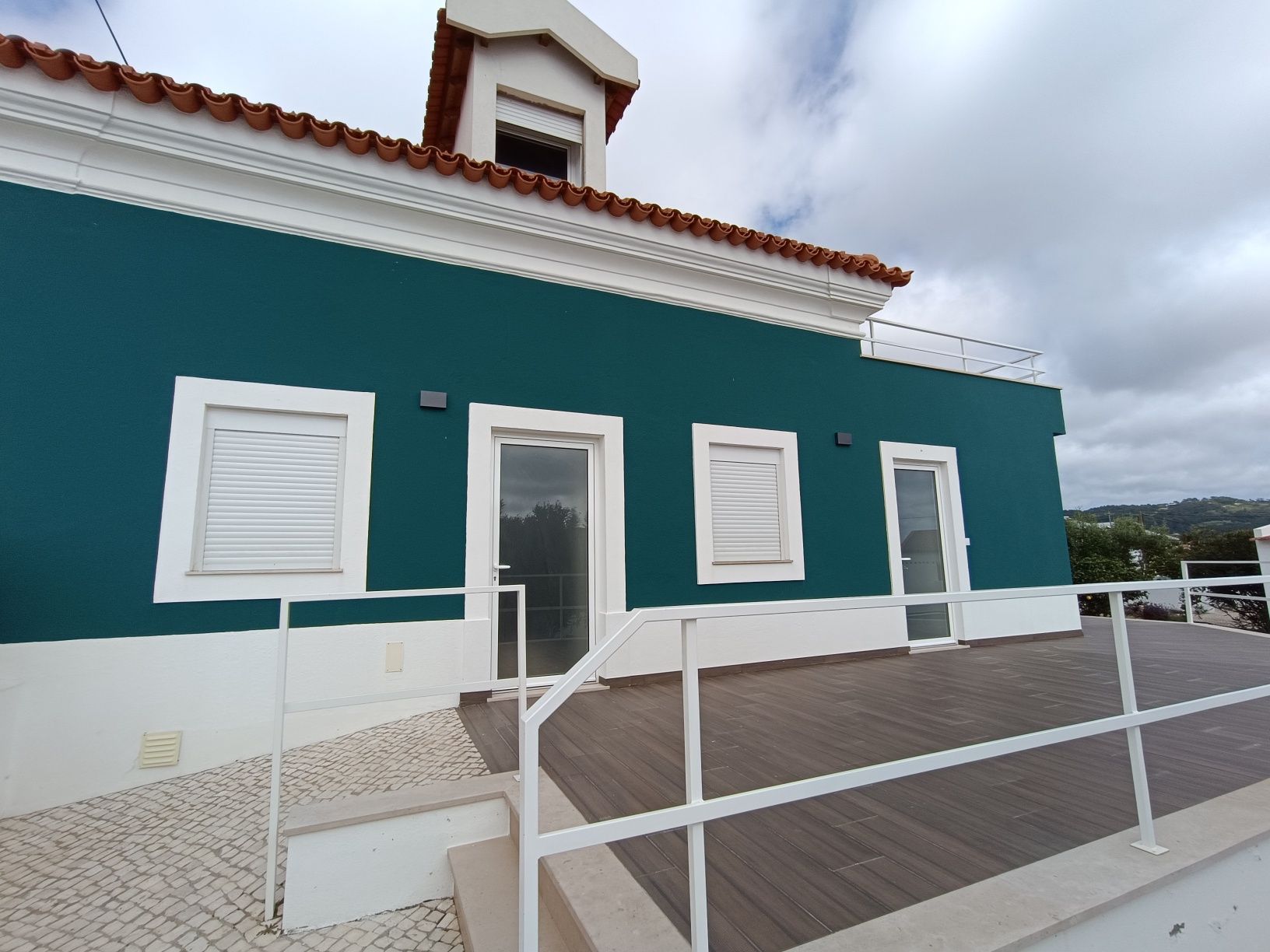 Precisa de limpar sua casa, SchoonmakenLimpezas resolve o seu problema
