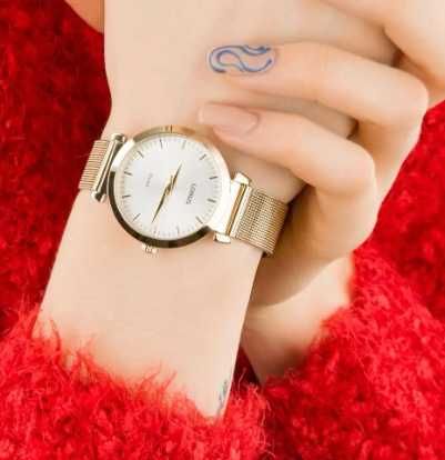 Zegarek Lorus RG208RX9, Złoty,bransoletka, koperta okrągła 32mm, 5ATM.