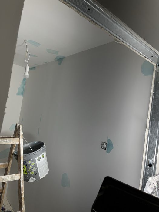 Remonty i Wykończenia wnętrz szpachlowanie malowanie natryskowe