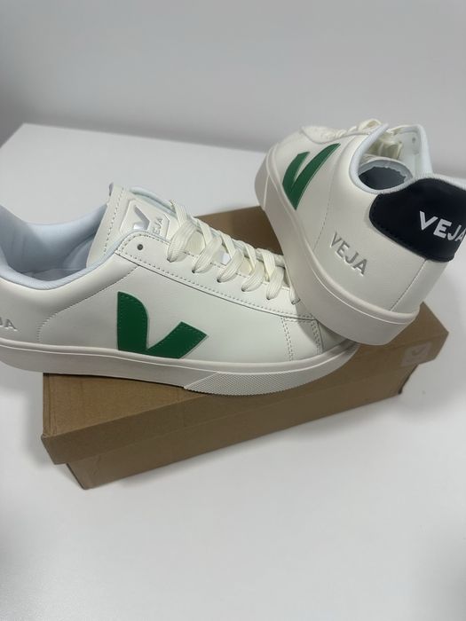 Sapatilhas Veja novas