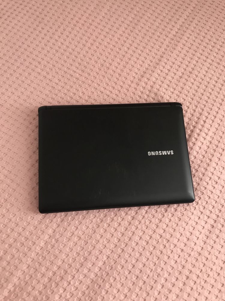 Ноутбук Samsung N145P + сумка для нетбука