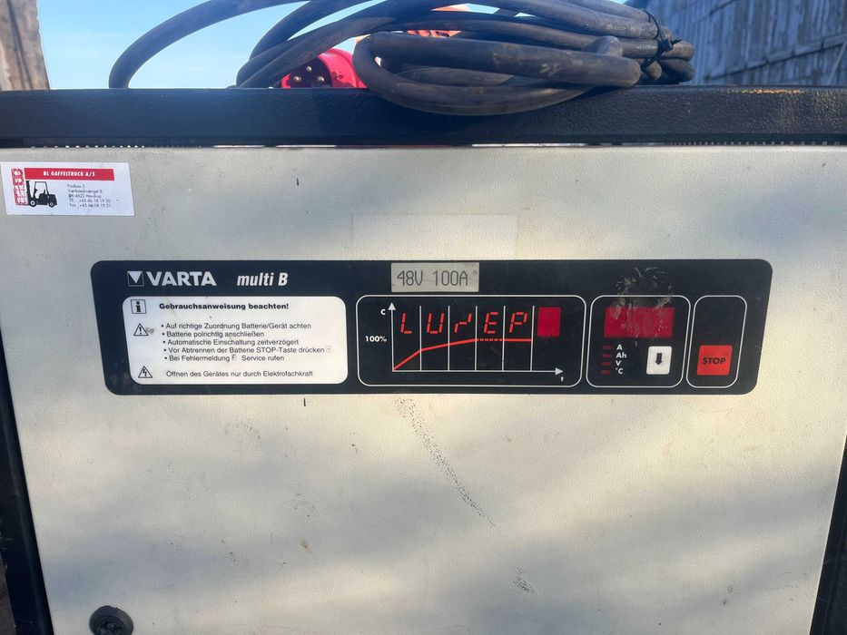 prostownik ładowarka 48V do wózka widłowego baterii trakcyjnej