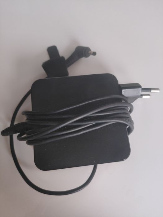 Laptop Lenovo V14