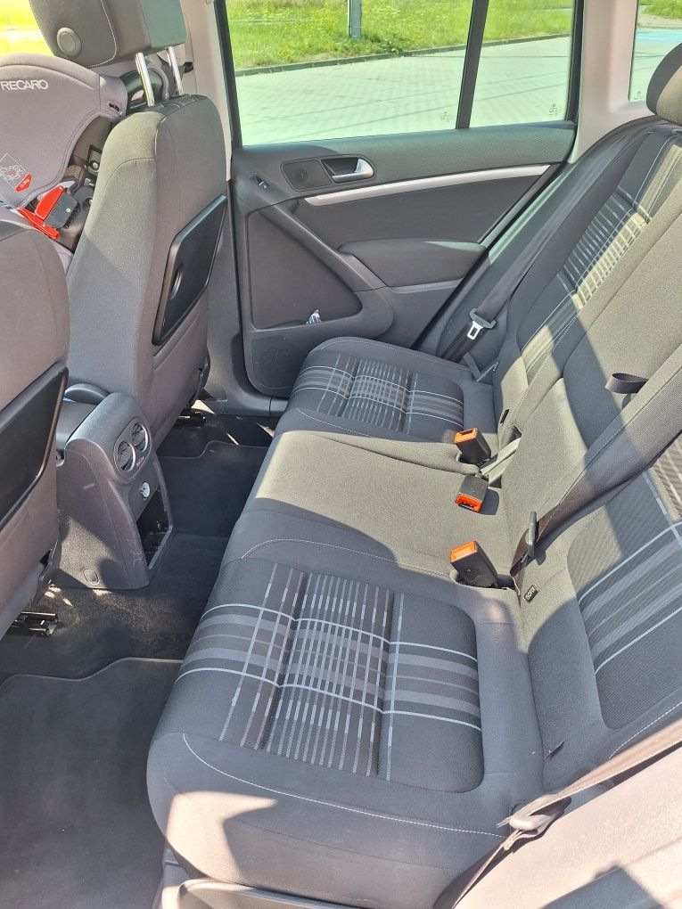 Volkswagen Tiguan 2.0 TDI Bluemotion wersja Lounge Kamera Hak Nawi