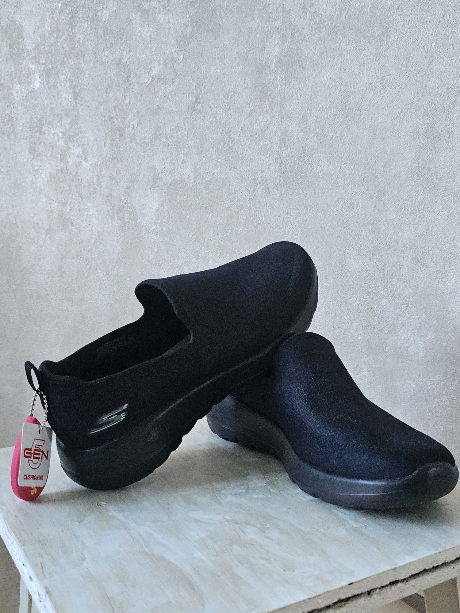 Мокасини сліпони Skechers "Sassies Butterfly" 38розмір/25см