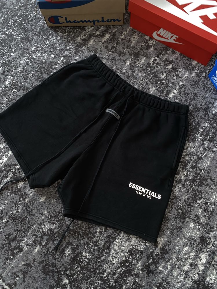 Шорти Essentials чорного кольору