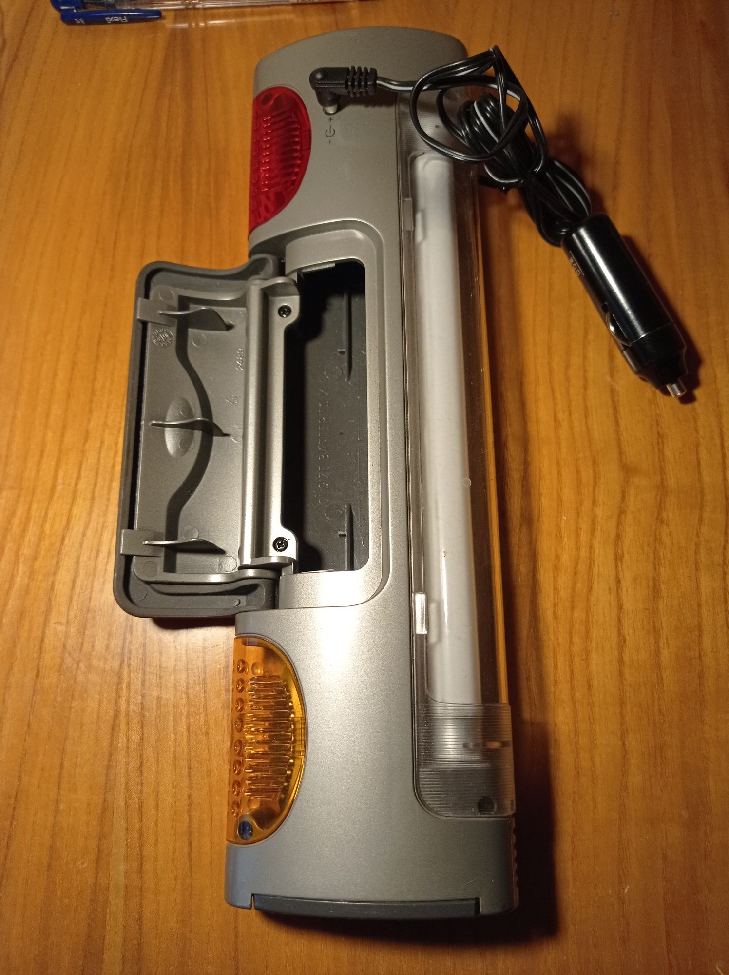 Latarka samochodowa na 12 v