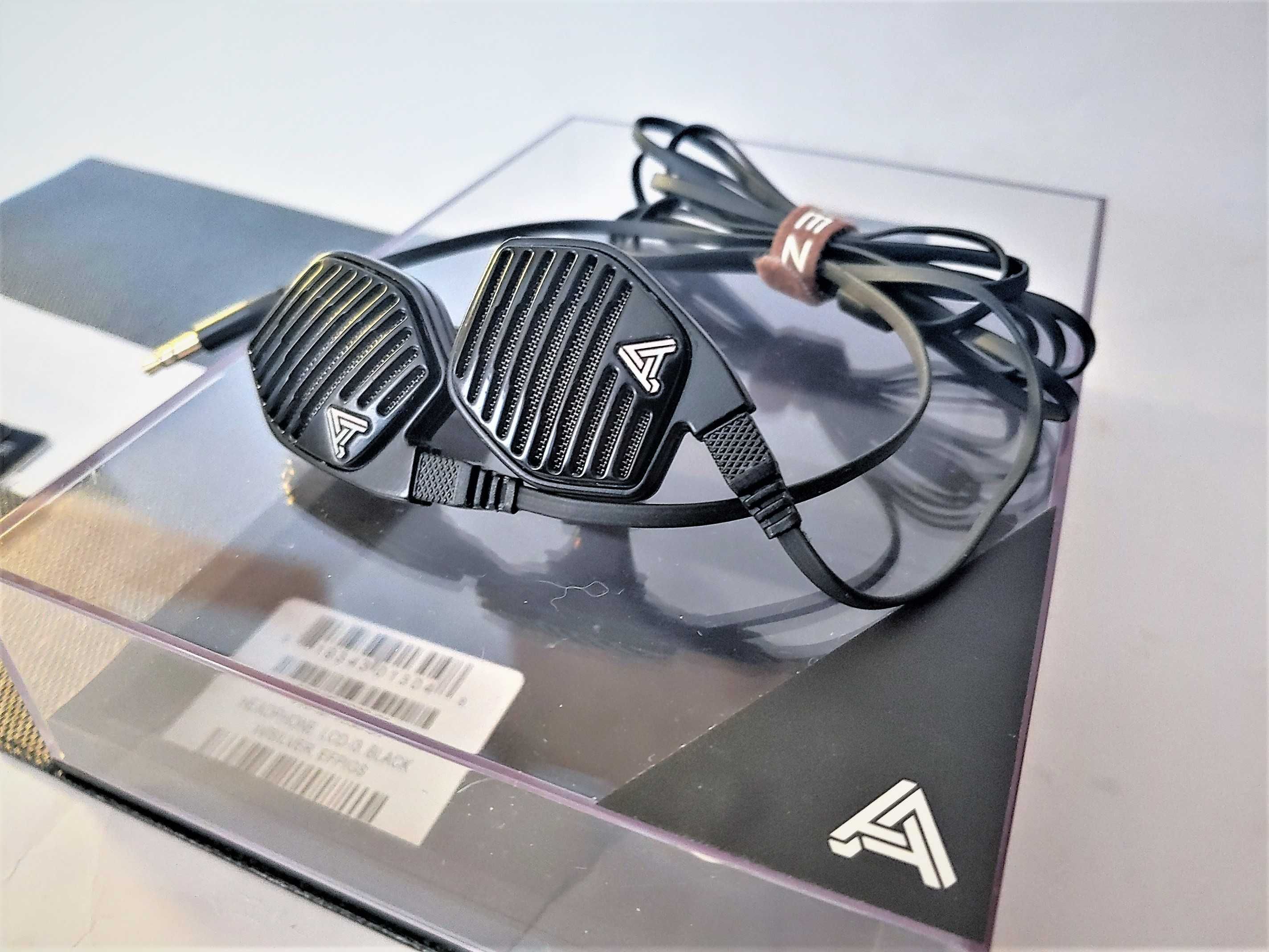 Audeze LCD-i3 - портативні вушні монітори, насичений енергійний звук