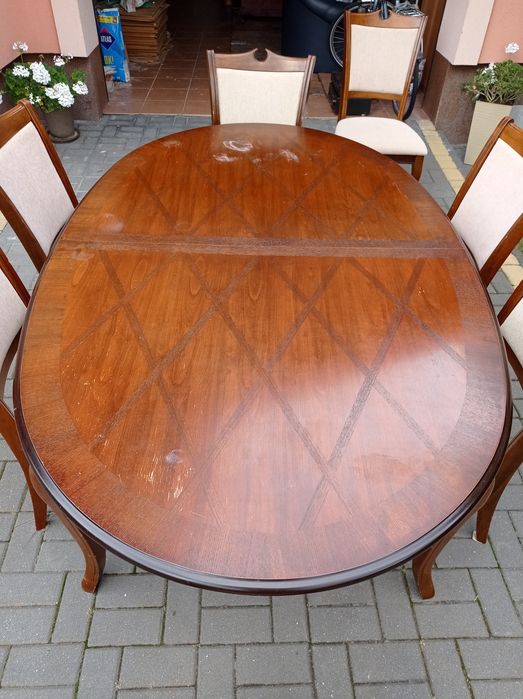 Stół drewniany + 8 drewnianych  krzeseł