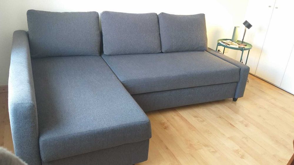 Sofá-cama  com chaise longue e sobrecolchão