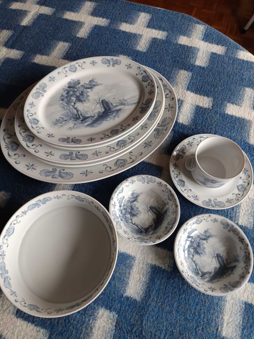 Serviço de Jantar 72 peças em porcelana Vista Alegre