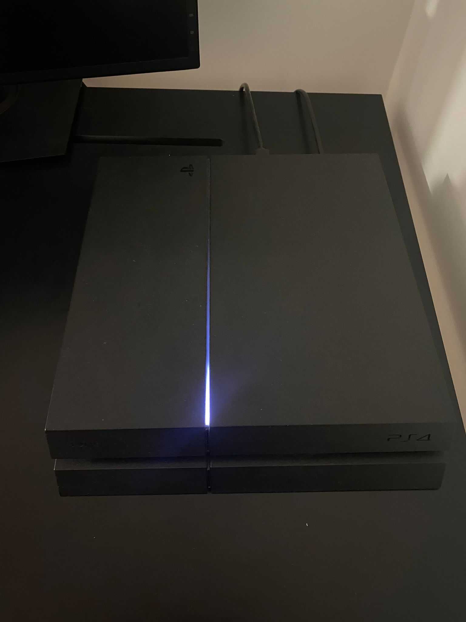 Playstation 4 500GB + Comando Magma Red