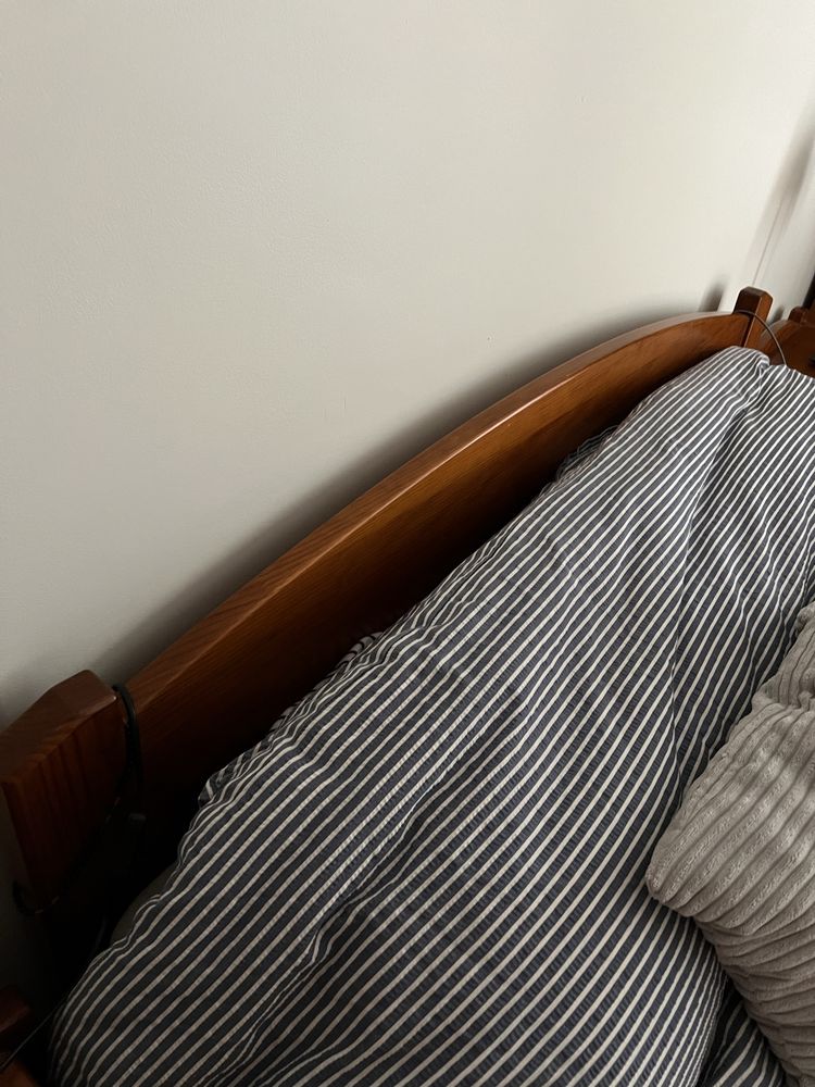 Mobilia de quarto em cerejeira