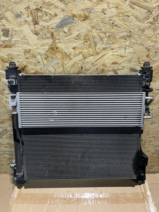 Касета радіаторів Jeep Grand Cherokee Wl 21 25