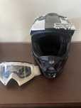 Capacete Fox e óculos Thor