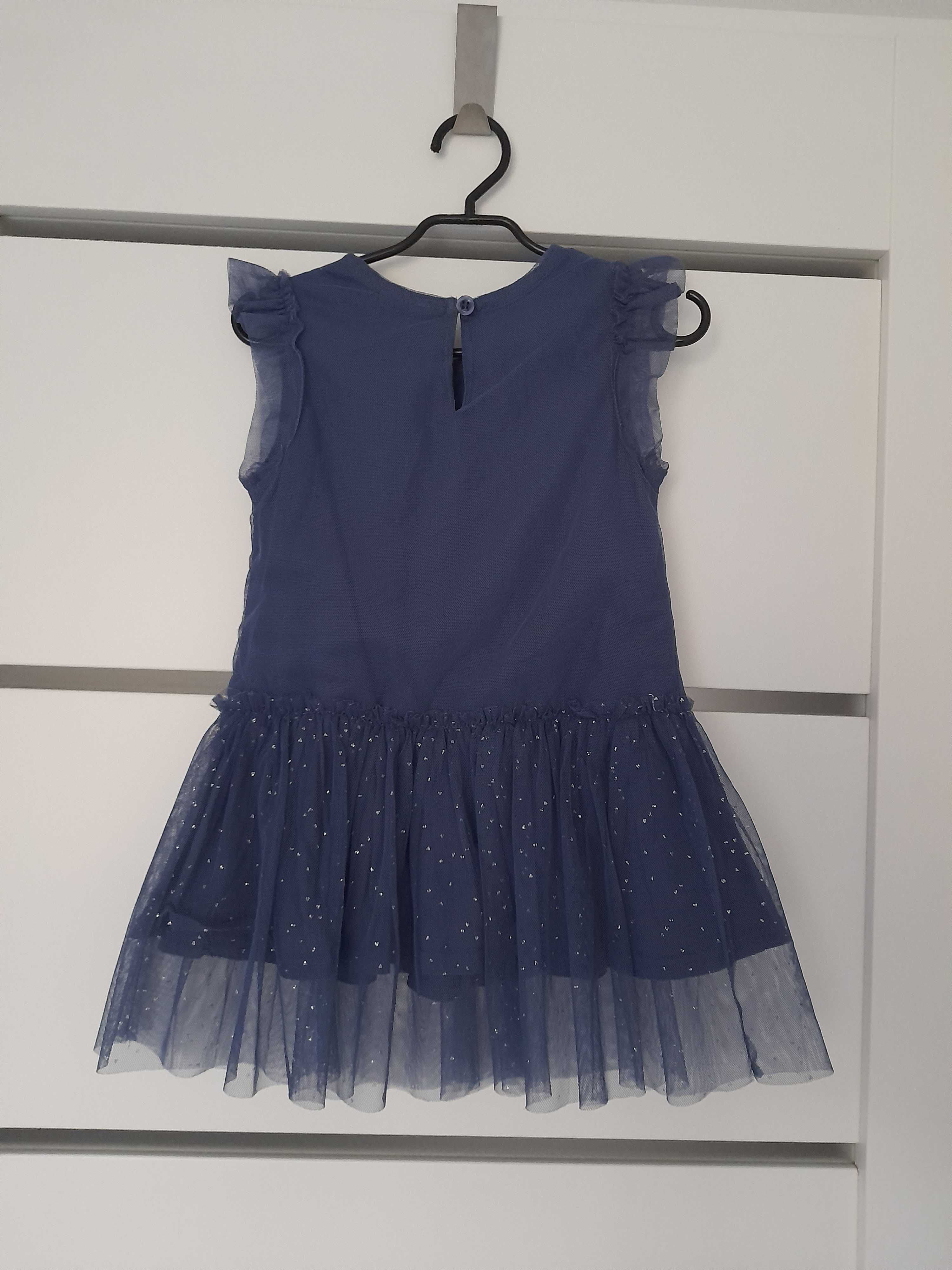 Niebieska sukienka z tiulem 104