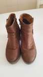 Botas castanhas tamanho 37