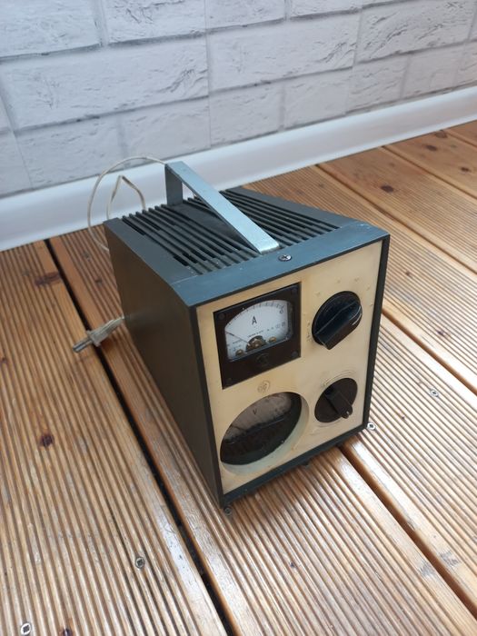 Prostownik z czasów prl