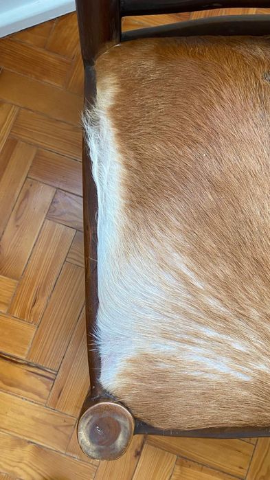 Cadeira de Pele de Vaca AREA STORE