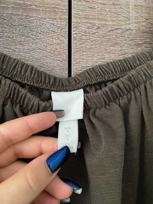 Sukienka khaki okryte ramiona hiszpanka H&M roz. S letnia z bufkami