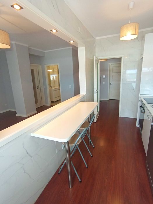 T2 Remodelado | 73,5m2 | Garagem | Vistas e METRO À PORTA