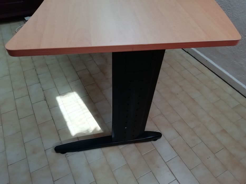 Linda secretaria de executivo em Melamina Preta