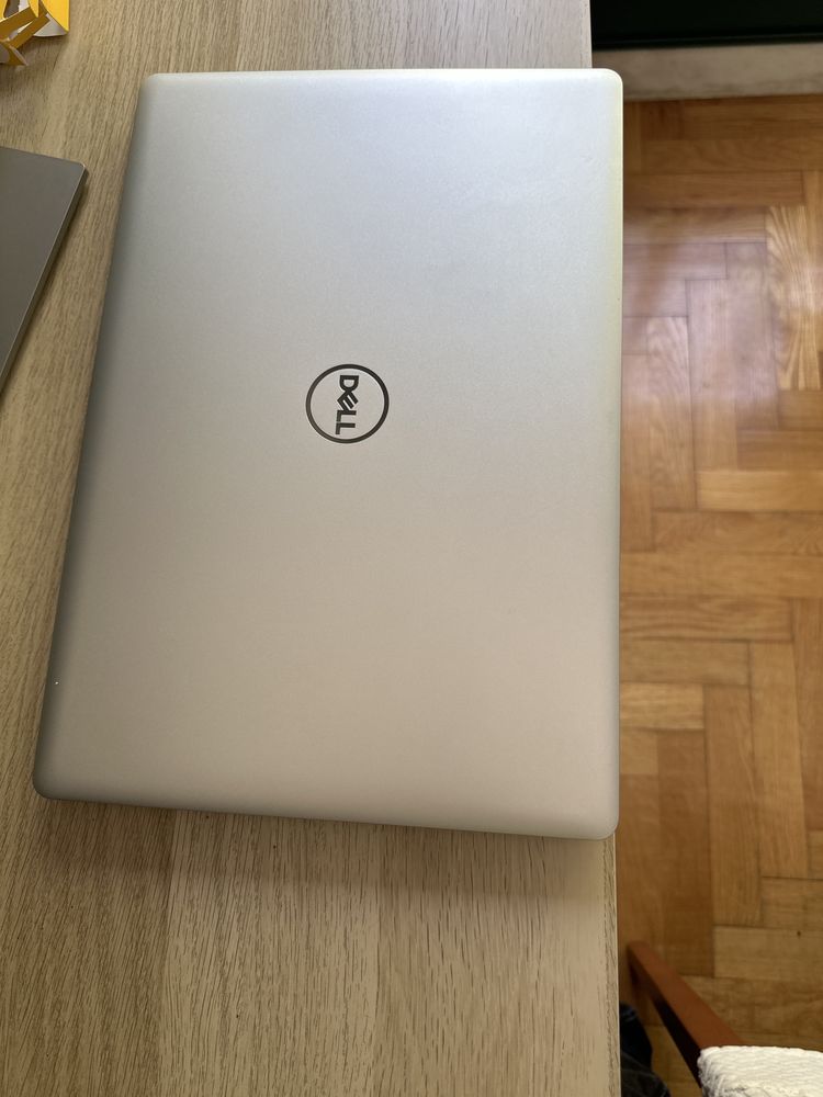 Dell Inspiron 5593 15-inch (2019) intel i5 8th gen 16gb ram