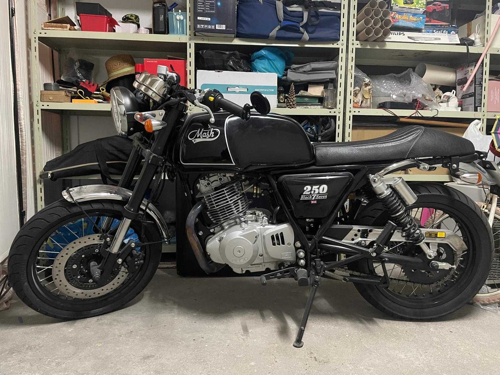 Mash 250 Black Seven