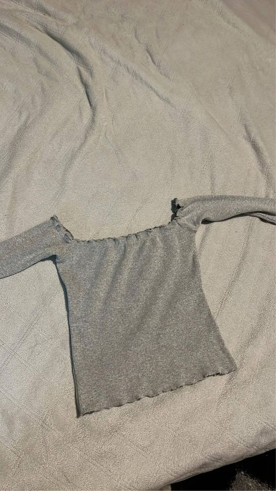 Camisola cinza, nova