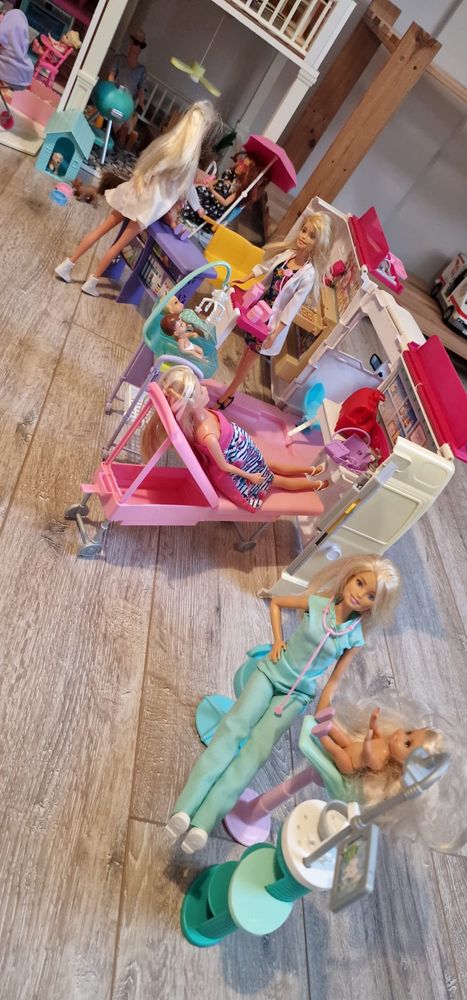 Solidny domek dla Barbie KidKraft stan bardzo dobry
