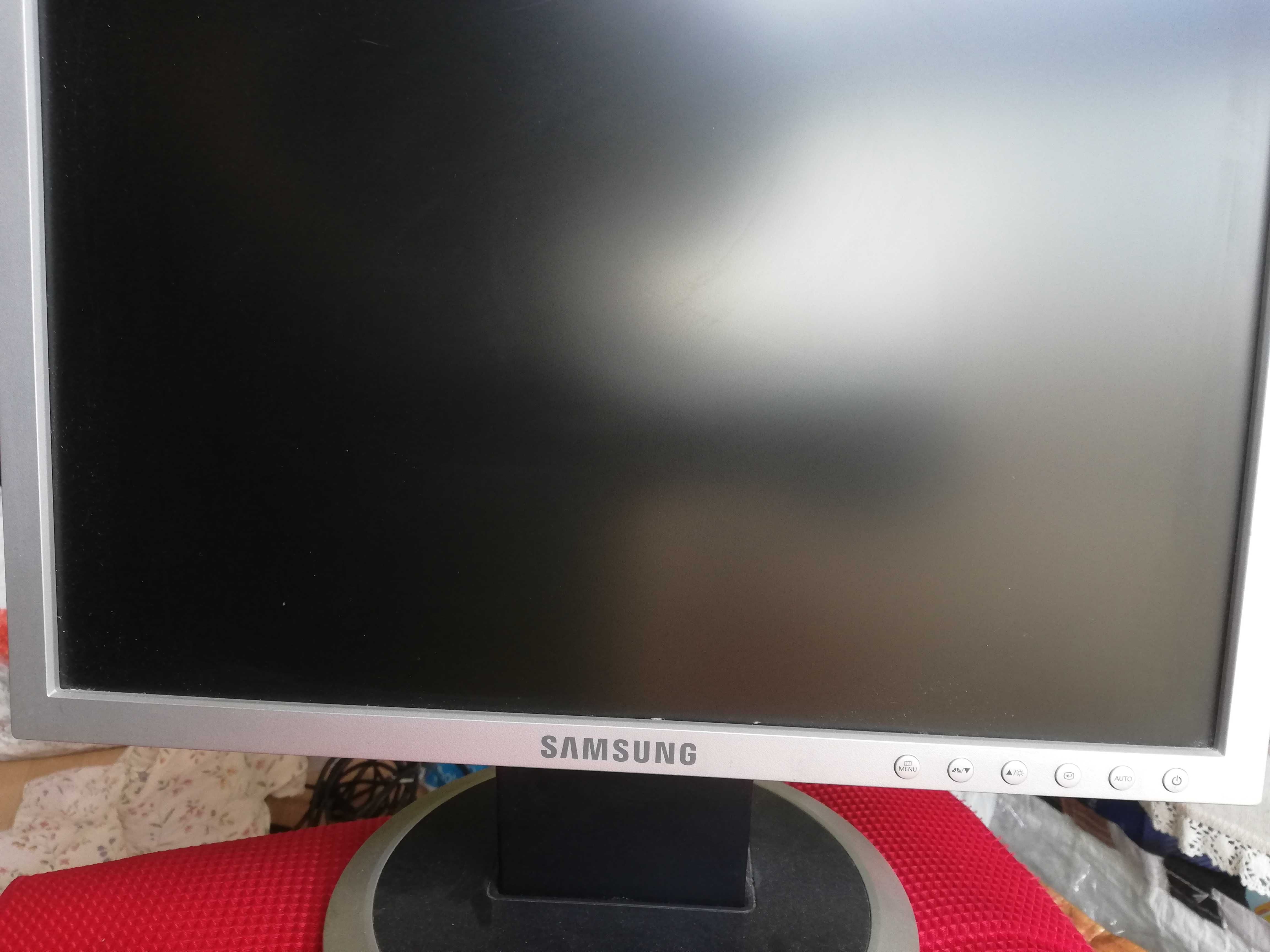monitor Samsung sync master płaski 19cali