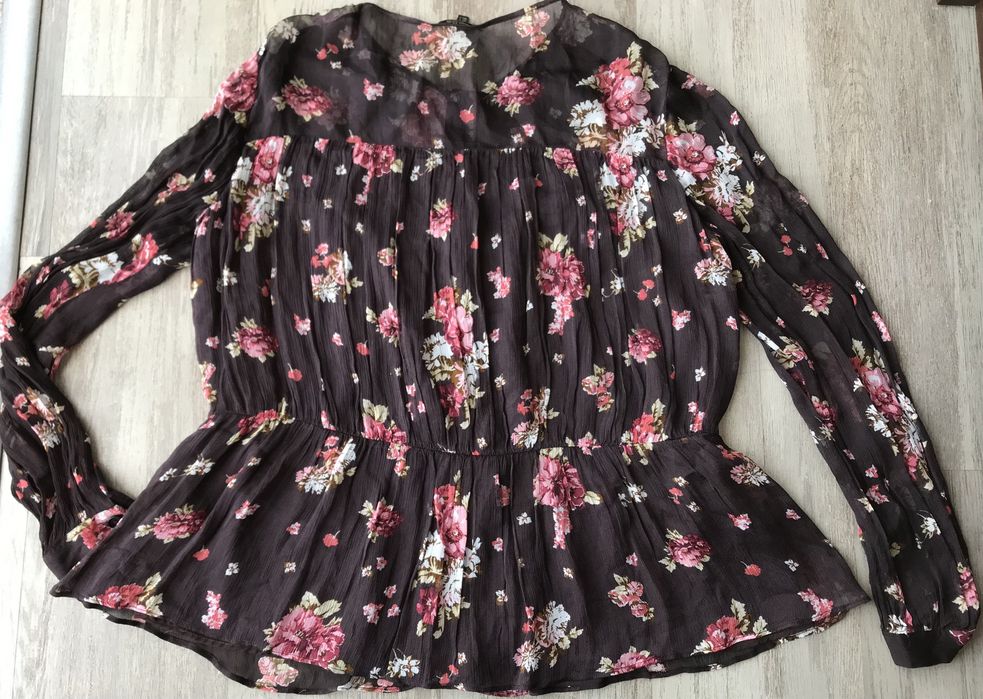 Camisa castanha com flores (Massimo Dutti, tamanho 42)