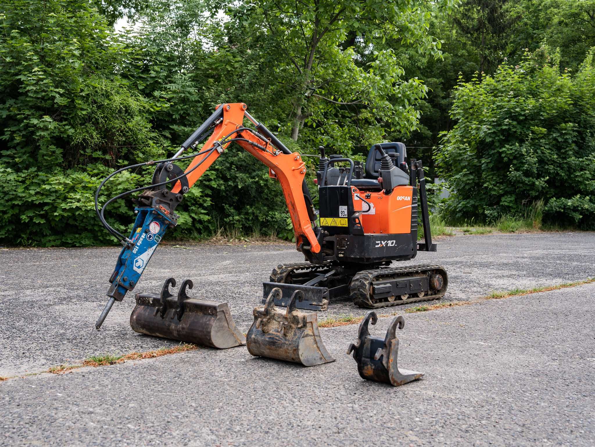 Minikoparka DOOSAN DX10Z + Młot wyburzeniowy i 3 łyżki