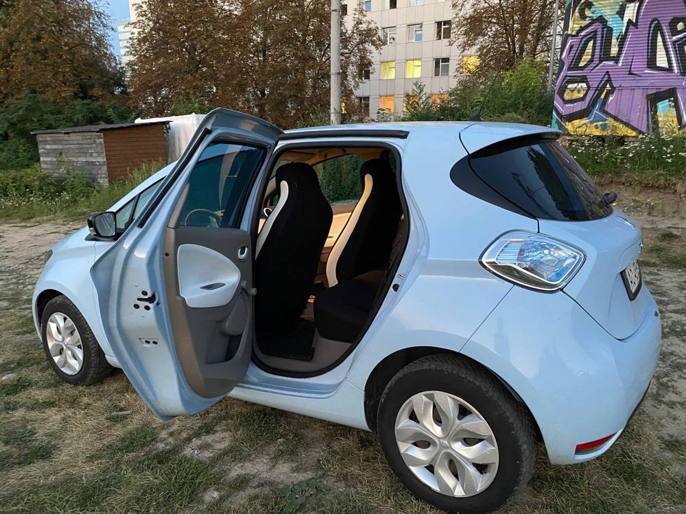 Renault Zoe, свій обслужений електрокар