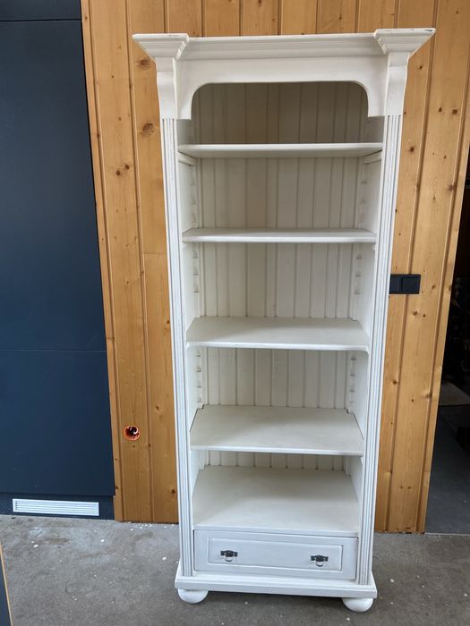 Piękne 2 drewniane regały na sprzedaż