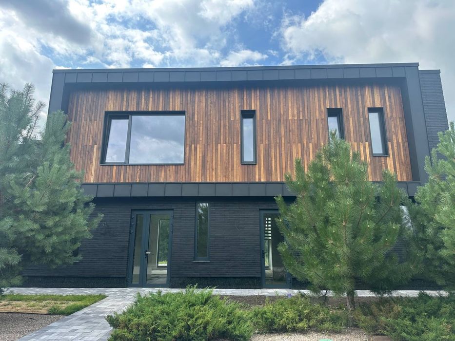 Продається будинок у КМ Green Town, будинок з присадибною ділянкою