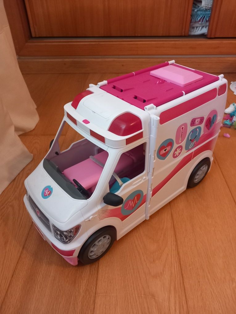 Ambulância da Barbie com acessorios