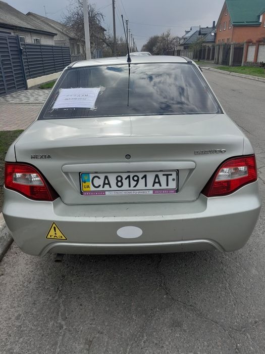 Подам нексія 2 2008рік  небита некрашена газ бензин у відмінному стані