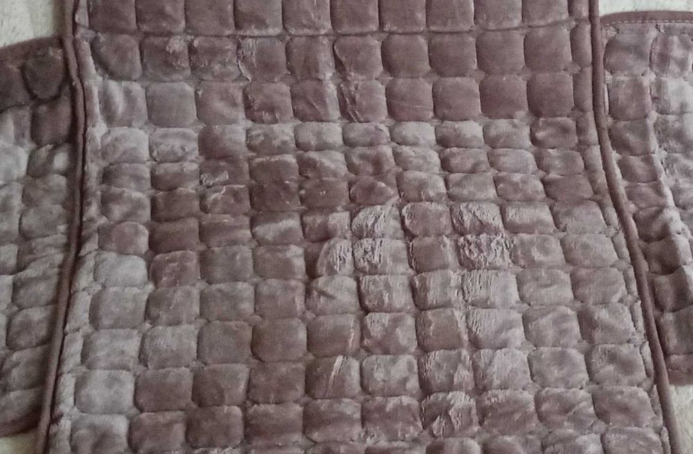 Pluszowa narzuta pokrowiec