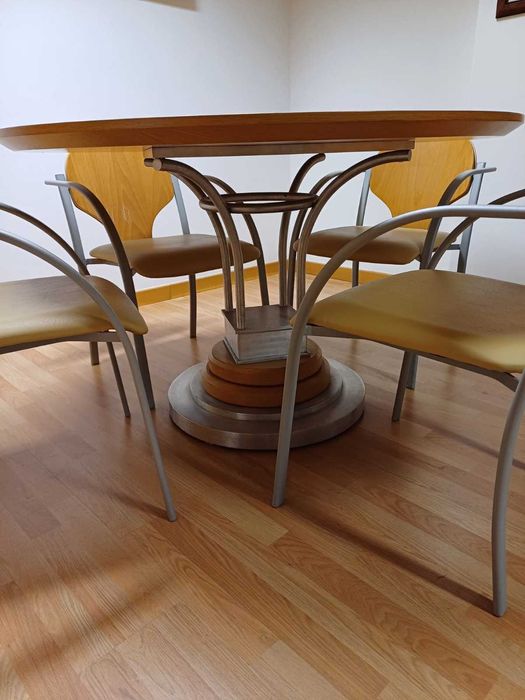 Conjunto de mesa redonda de design exclusivo e 4 cadeiras
