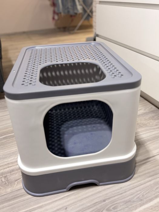 Kuweta dla kota z wejściem od góry