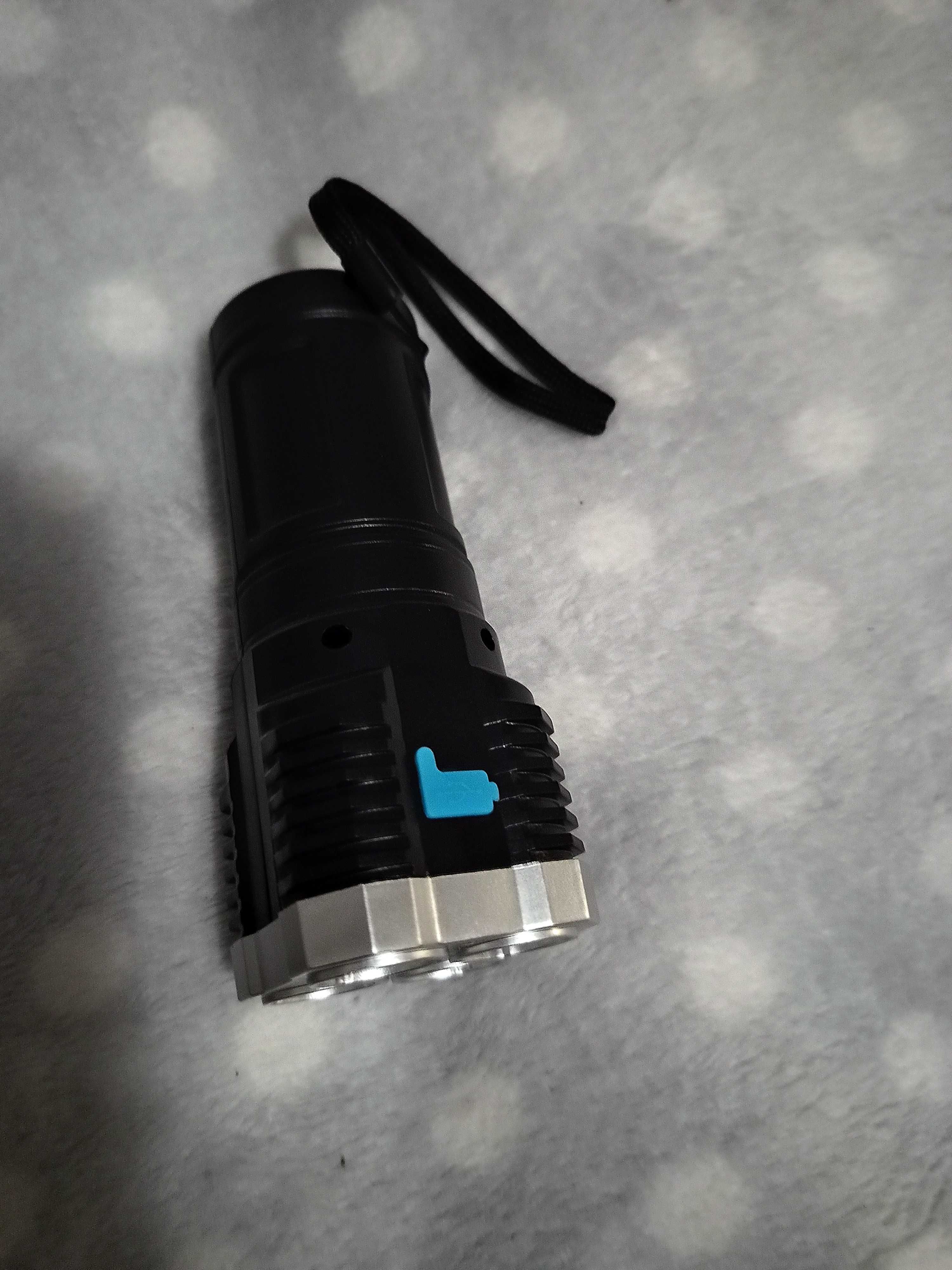 Latarka ładowana przez usb