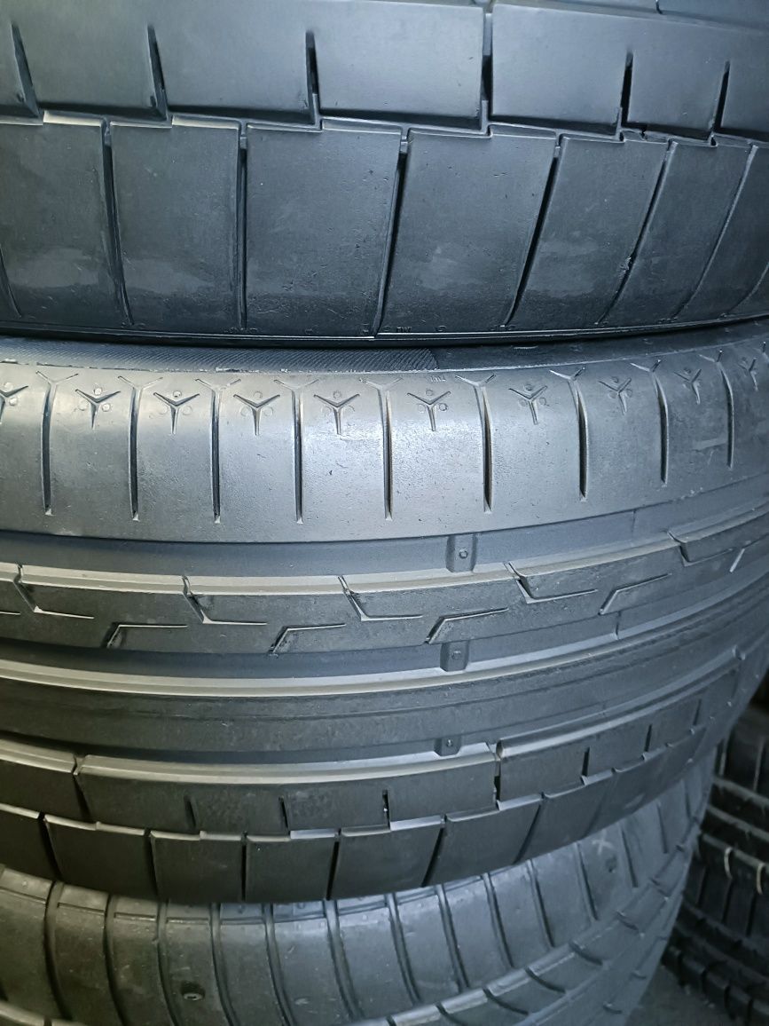 Pneus 255/40/21 XL