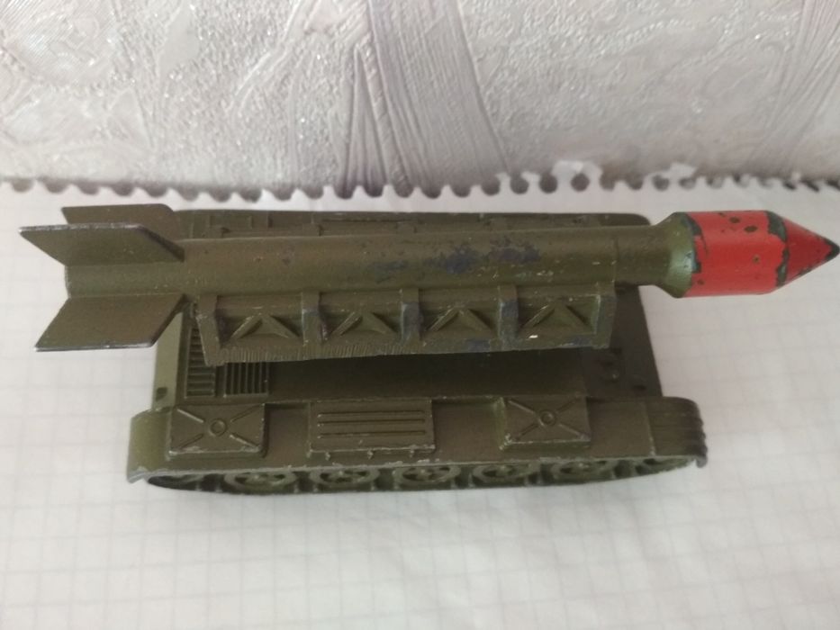 Военная техника.Ракетная установка.