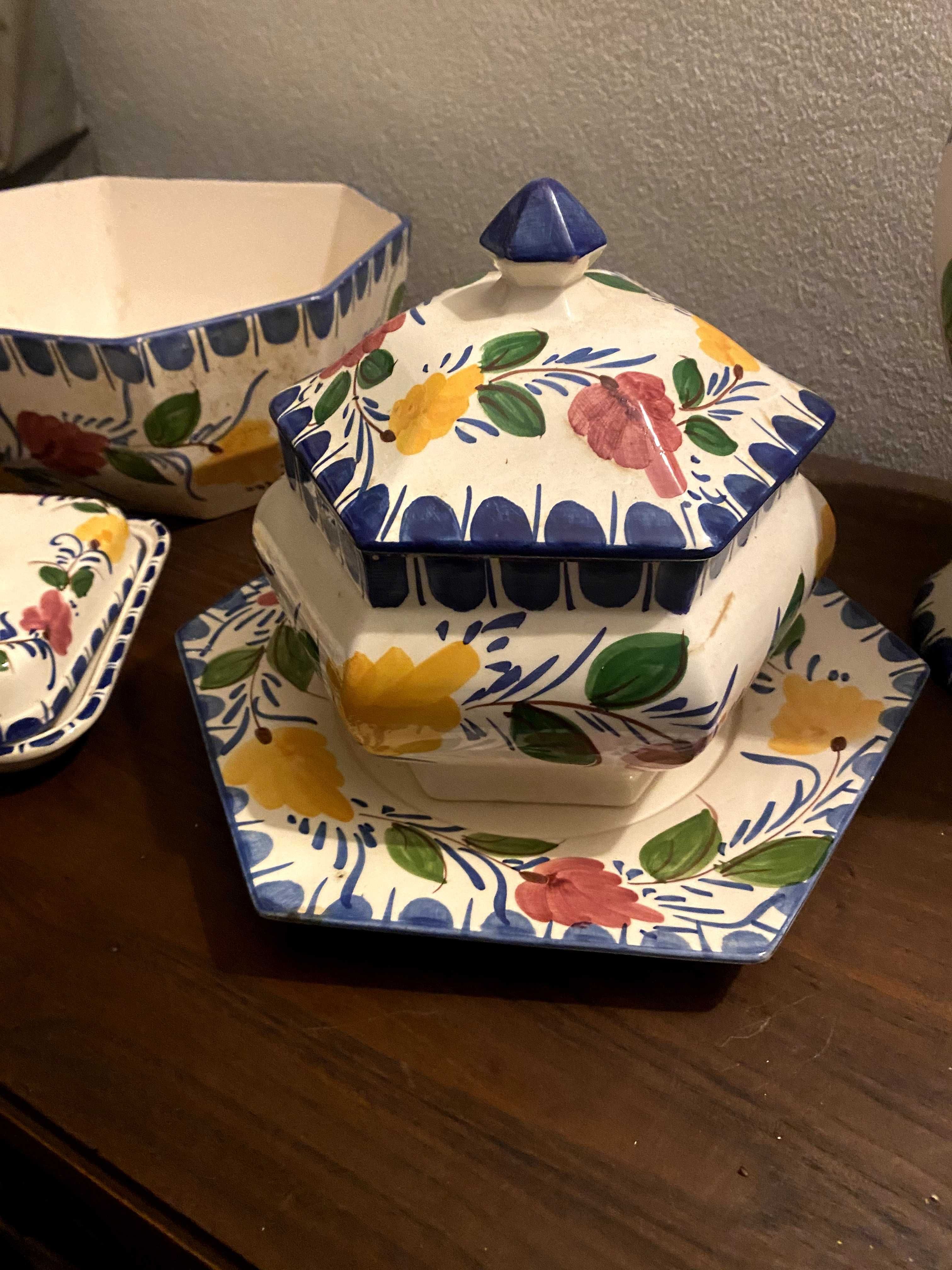 Conjunto de Loiça em Porcelana Portuguesa Pintado à mão