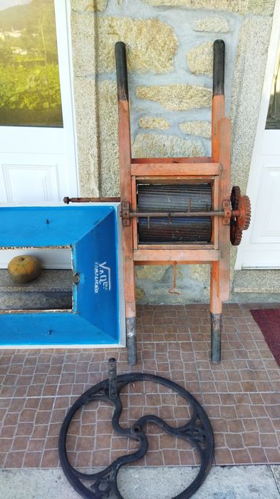 Relador de uvas em bom estado.